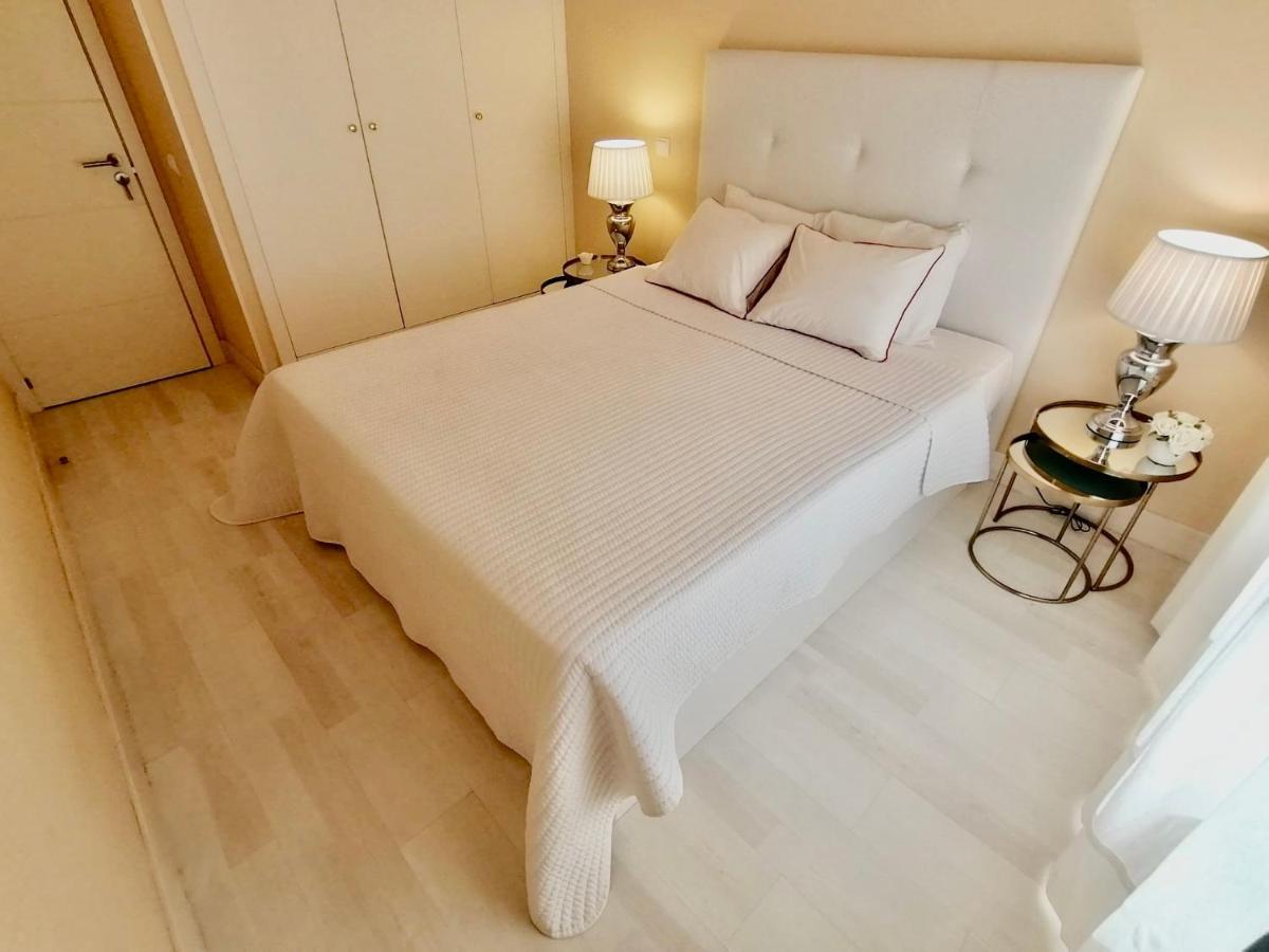 Beachfront Seaview Litoralmar Apt, Fast Wifi, Airco, Pool, Private Parking Portimao Exterior photo