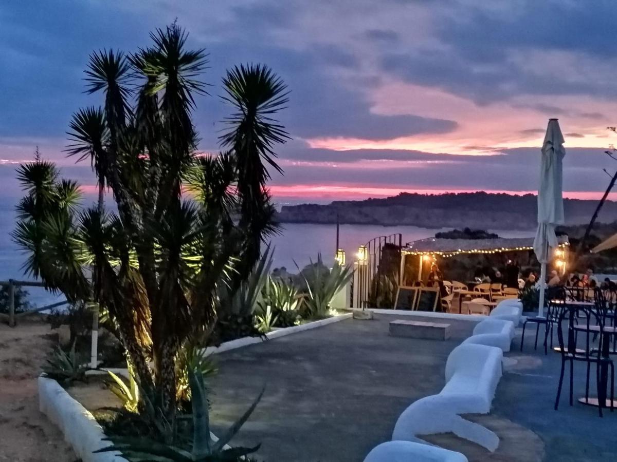Beachfront Seaview Litoralmar Apt, Fast Wifi, Airco, Pool, Private Parking Portimao Exterior photo