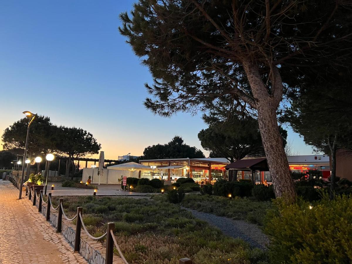 Beachfront Seaview Litoralmar Apt, Fast Wifi, Airco, Pool, Private Parking Portimao Exterior photo