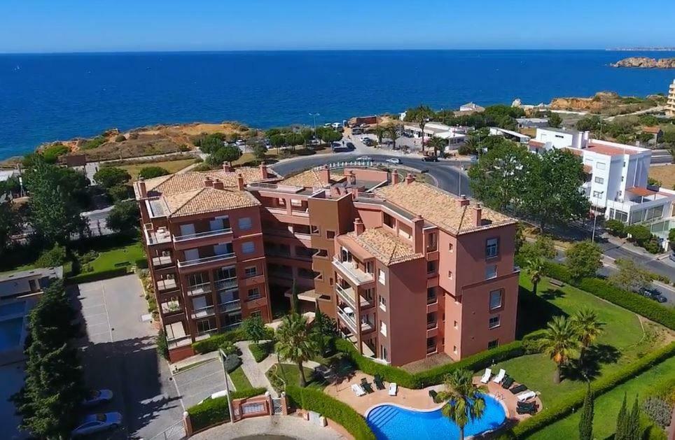 Beachfront Seaview Litoralmar Apt, Fast Wifi, Airco, Pool, Private Parking Portimao Exterior photo