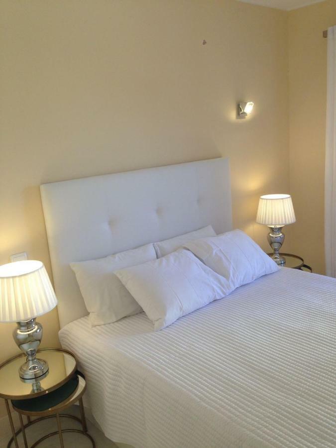 Beachfront Seaview Litoralmar Apt, Fast Wifi, Airco, Pool, Private Parking Portimao Exterior photo
